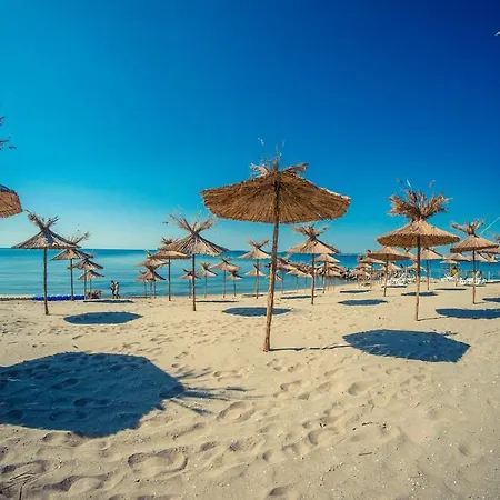 普瑞米尔堡美食全膳食度假村