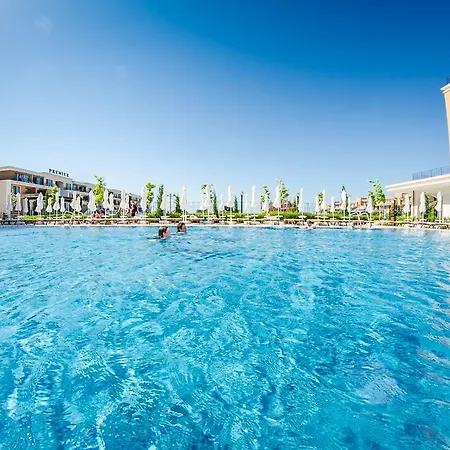 普瑞米尔堡美食全膳食度假村 阳光海滩