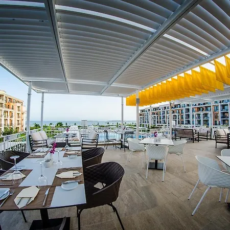 普瑞米尔堡美食全膳食度假村 阳光海滩