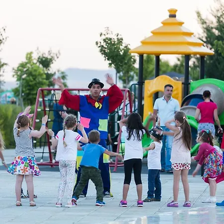 普瑞米尔堡美食全膳食度假村
