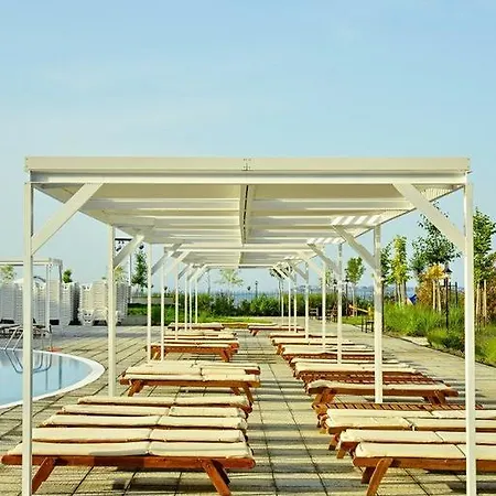 普瑞米尔堡美食全膳食度假村