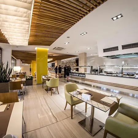 Premier Cuisine - Full Board 4*