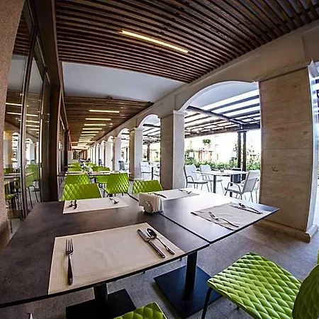 Premier Cuisine - Full Board Feriested 4*