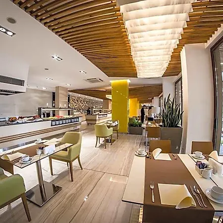 Premier Cuisine - Full Board Feriested