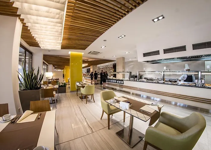 Premier Cuisine - Full Board 4*