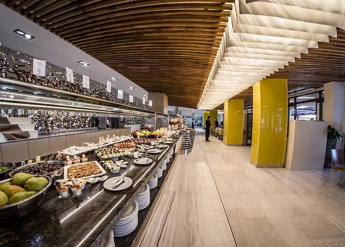 Premier Cuisine - Full Board Курортний комплекс