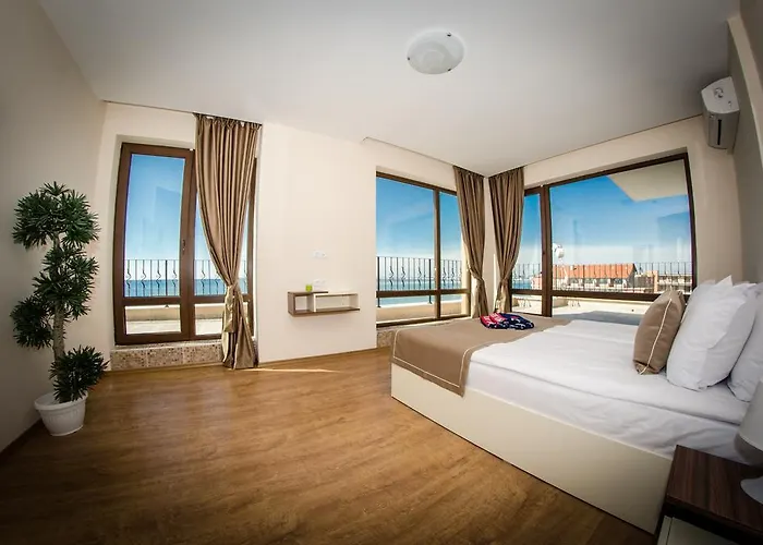 Premier Cuisine - Full Board Курортний комплекс 4*