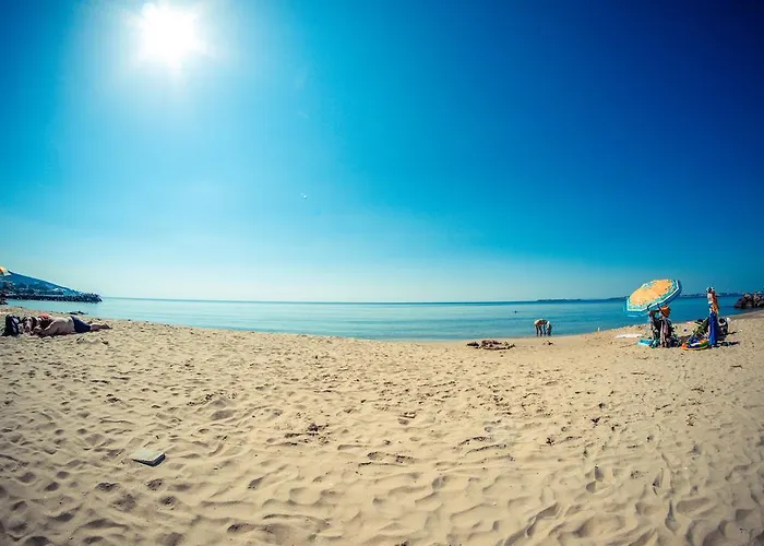 منتجع بريميير فورت كويزين - مع 3 وجبات 4*