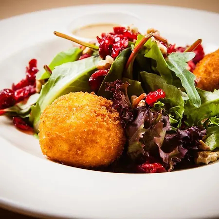 Premier Cuisine - Full Board Feriested