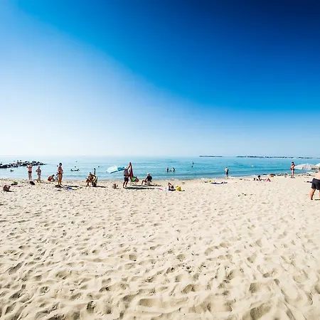 Premier Cuisine - Full Board Feriested